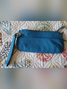 Old Navy Leather Wristlet